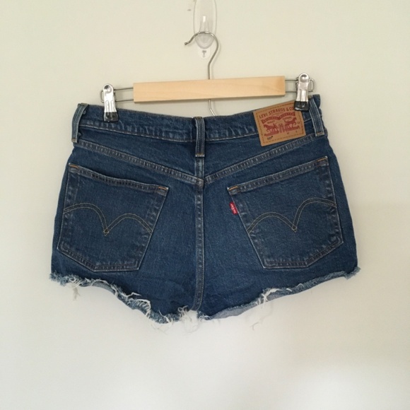 Levis 501 Jeans Shorts Sz 27 Blue Button Fly High Rise Cut Off Raw Hem Mid Wash - Picture 4 of 14